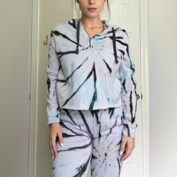 Vintage Havana Medium Tie Dye Zip Up Sweatshirt. 💜 - Picture 1 of 5